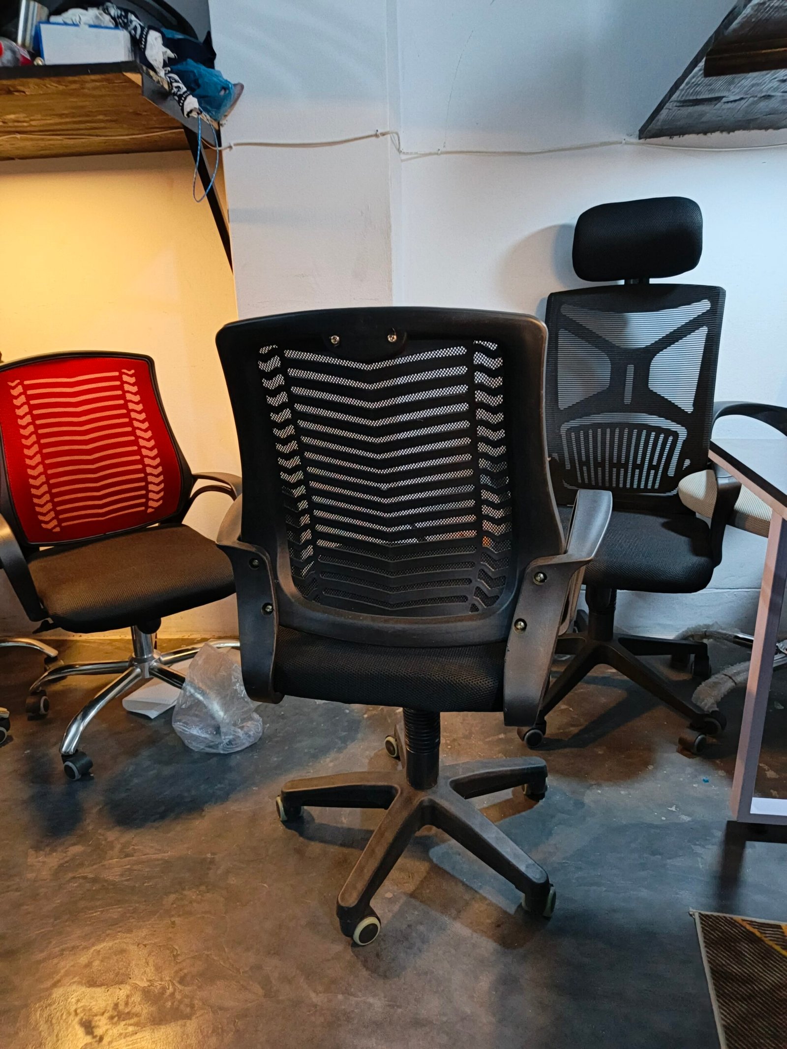 Executive V Mesh Chair - Image 4
